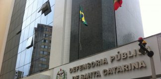 fachada da sede da defensoria publica de santa catarina