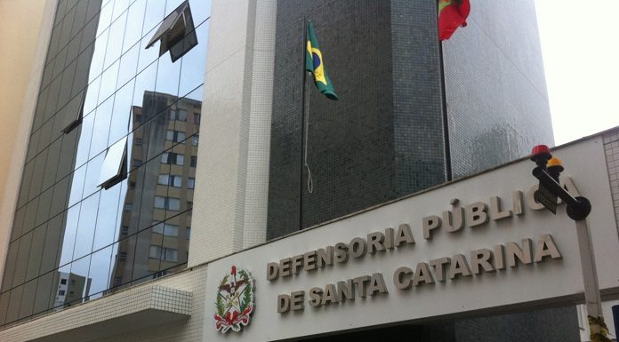 fachada da sede da defensoria publica de santa catarina