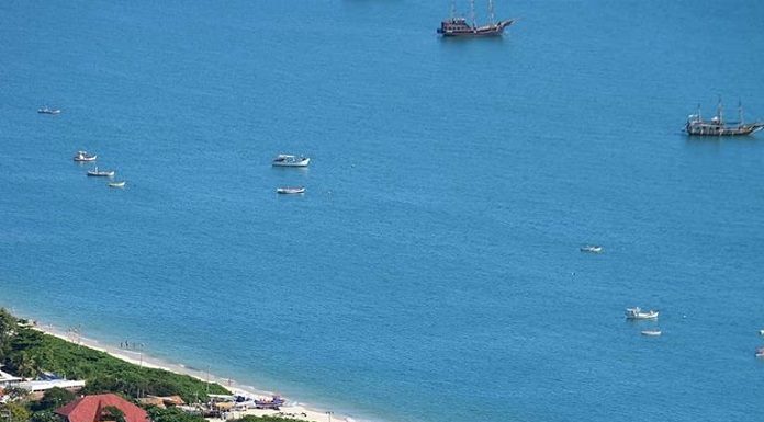 A praia da Cachoeira do Bom Jesus, em Florianópolis - Foto: Marcos Ravazzoli