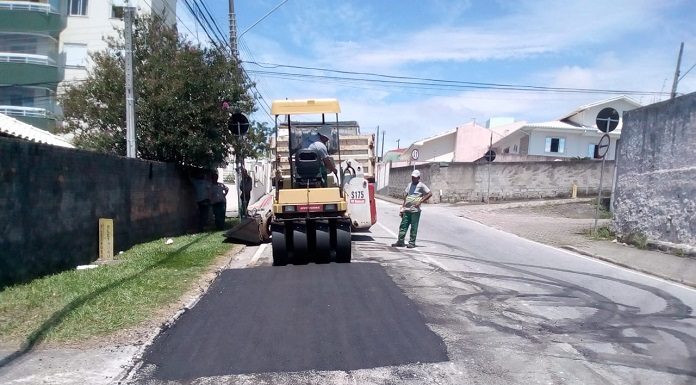 Mais de mil buracos prejudicam mobilidade em São José e a Secretaria de Infraestrutura intensifica trabalho de recuperação de vias - Foto: Secom/PMSJ