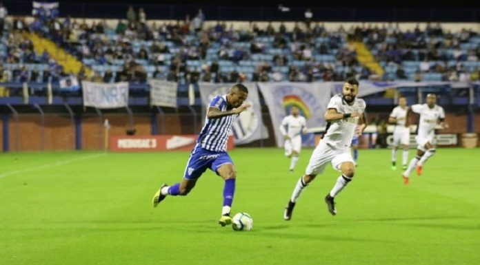 Na administração do clube a coisa vai bem, o que ainda não se refletiu no gramado - Foto: Frederico Tadeu/Avaí FC