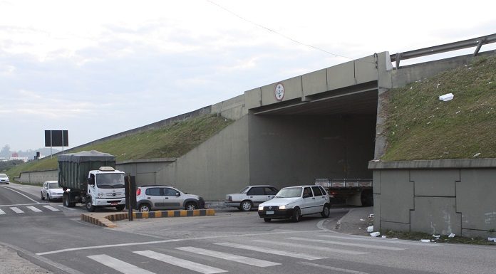 tunel do roçado em são josé e marginal alagam em dias de chuva forte