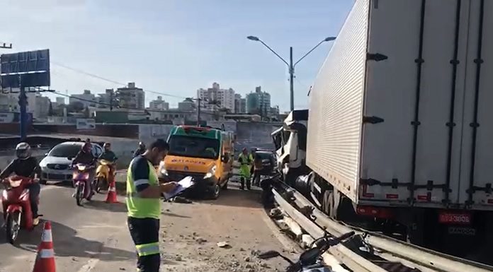 caminhineiro que bebeu provocou acidente via expressa sj