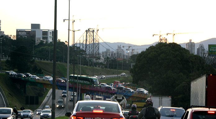 transito via expressa acesso ilha terceira pista - lucas cervenka csc