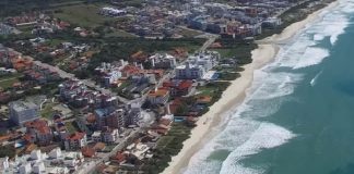 foto aérea da praia dos ingleses