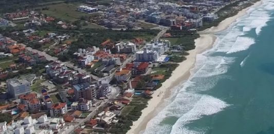 foto aérea da praia dos ingleses