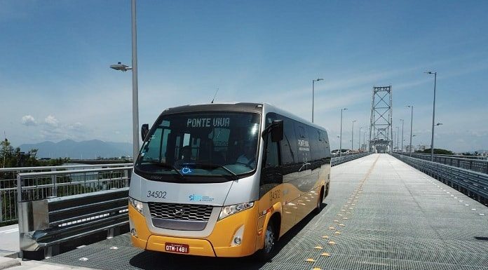 linha de microonibus ponte viva saindo da ponte