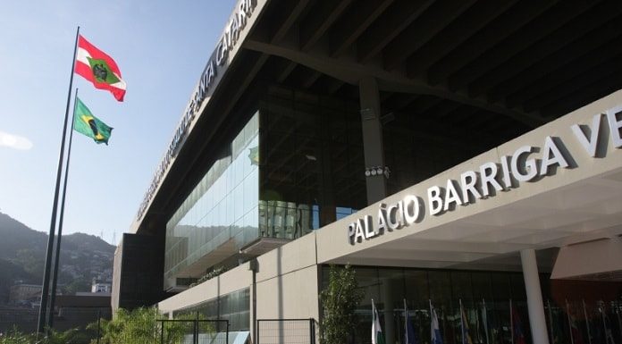 fachada do palácio barriga verde da alesc