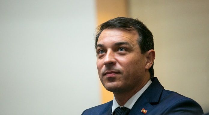 carlos moisés