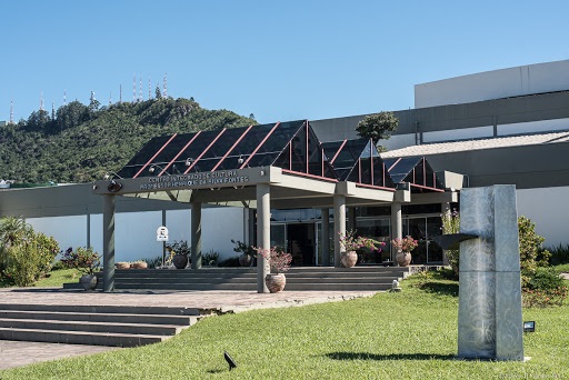 entrada do cic, com morro da cruz ao fundo