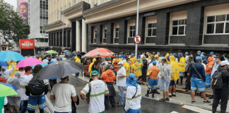 Greve: Servidores da Comcap nas ruas