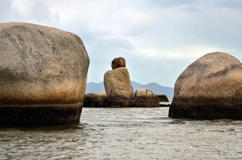 Clima para amanhã em SC: tempo quente com nuvens - pedras de itaguaçu