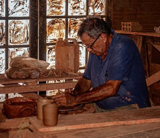 Documentário Tatá - O Oleiro estreia na Fundação Cultural Badesc