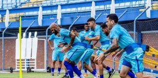 jogadores do avaí em treino no gramado - quem será o próximo técnico do avaí