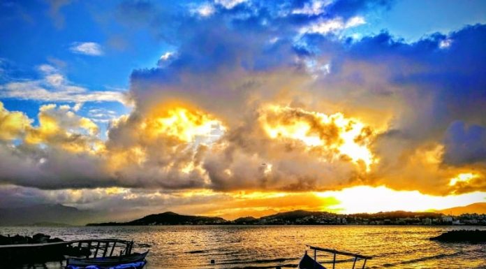 Pôr do sol visto da ponta da Avenida Beira-mar