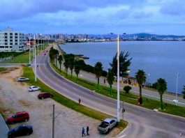 Beira-mar de São José é um dos pontos mais valorizados do município, com grandes áreas de lazer