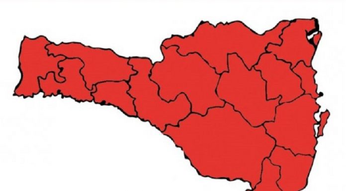 matriz de risco ao coronavírus mostra todas as regiões de santa catarina no vermelho