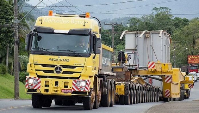 Escolta de transformador causará lentidão na BR 470 neste sábado