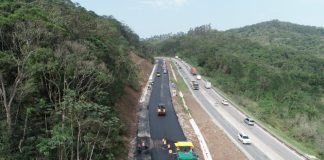 Obras de infraestrutura em Santa Catarina vão atrasar ainda mais com corte de verbas federais - foto aérea de construção de rodovia