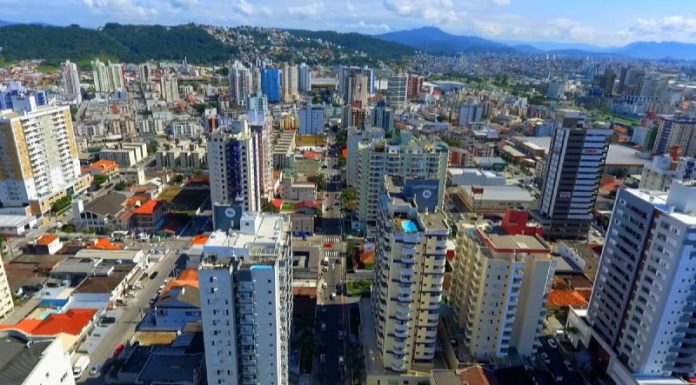 foto aérea dos bairros kobrasol e campinas, com muitos prédios - são josé lança novo código de obras