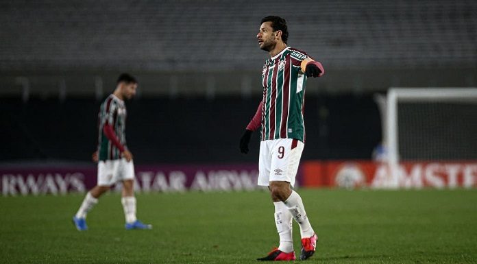 Fred em campo pelo Fluminense contra River Plate