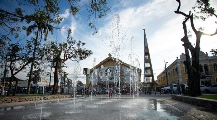 Palhoça inaugura reforma da Praça Sete de Setembro no aniversário de fundação da cidade