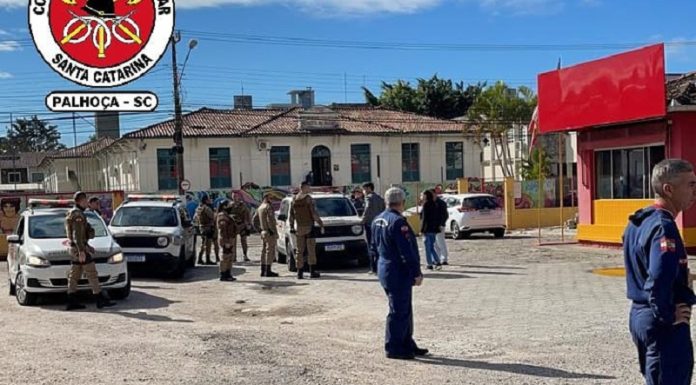 Bombeiros conseguem render assaltante armado dentro do quartel de Palhoça