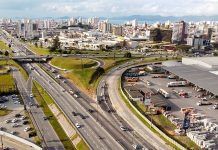 vista aérea do entroncamento da br-101 com a via expressa - Terceira faixa da BR-101 na Grande Florianópolis terá 5 km liberados