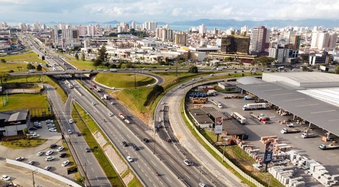 vista aérea do entroncamento da br-101 com a via expressa - Terceira faixa da BR-101 na Grande Florianópolis terá 5 km liberados