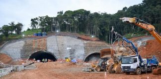 tunel em construção com máquinas em volta - Construtora abre mais de 100 vagas de trabalho no contorno viário