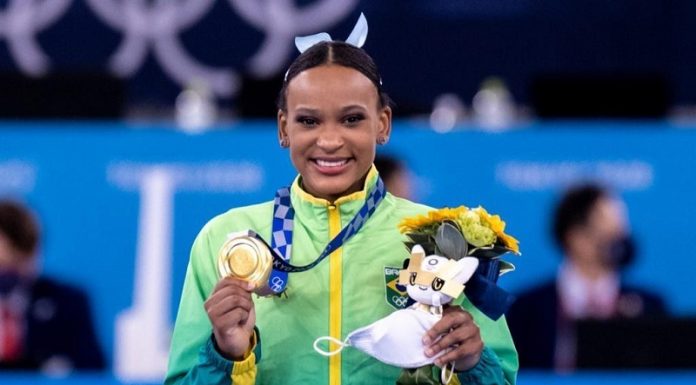 Rebeca Andrade ganha primeiro ouro da ginástica artística feminina