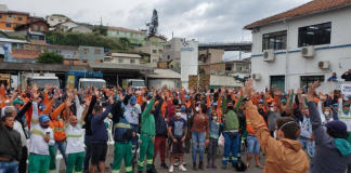 Comcap entra em greve contra terceirização da coleta de lixo em Florianópolis