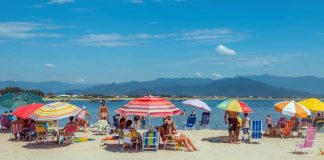 Palhoça instala placas de orientação turística em balneários