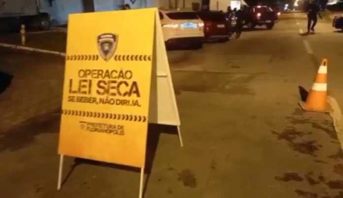 10 foram pegos dirigindo sob influência de álcool em Florianópolis no fim de semana