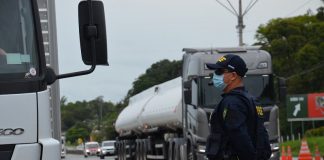 Feriado termina com redução de 20% em acidentes nas rodovias federais em SC