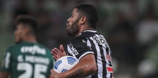 hulck comemorando gol do atlético mineiro