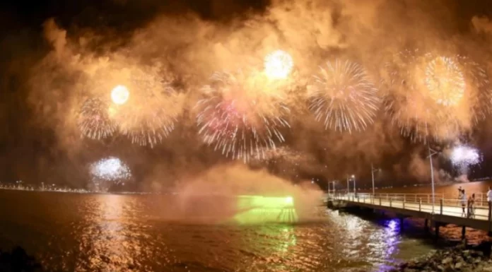 queima de fogos na festa do réveillon em florianópolis está mantida - festas de virada para 2022 em SC