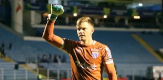 Douglas Friedrich, o bom goleiro atuando no avaí