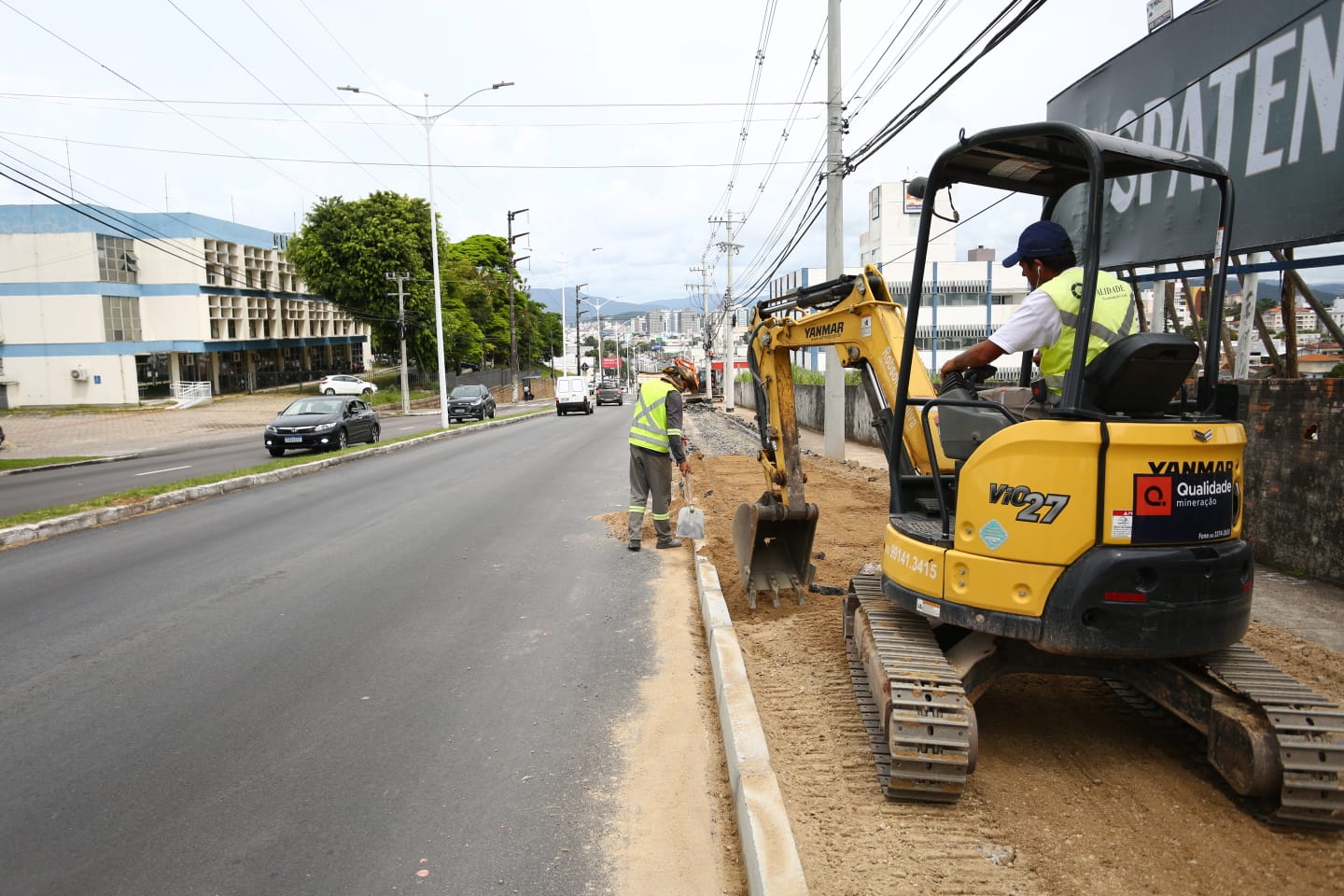 Iniciada a implantação de ciclovia na Ivo Silveira