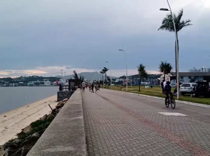 calçadão da beira-mar de são josé