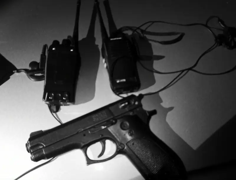 Bandidos usavam simulacro de pistola para cometer diversos crimes - PRF/Divulgação/CSC