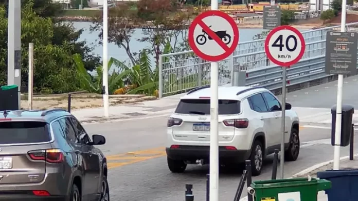 motos são proibidas na ponte hercílio luz