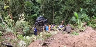 caminhão do exército que rolou de ribanceira em blumenau