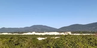 dunas do moçambique e morro das capivaras, no norte da ilha de florianópolis