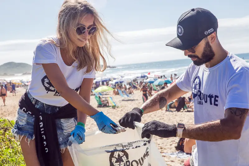 Organização recolhe mais de 5 mil resíduos durante evento da WSL Brasil, na Praia Mole