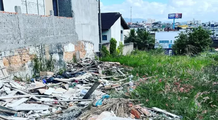 São José intensifica fiscalização em terrenos baldios e calçadas