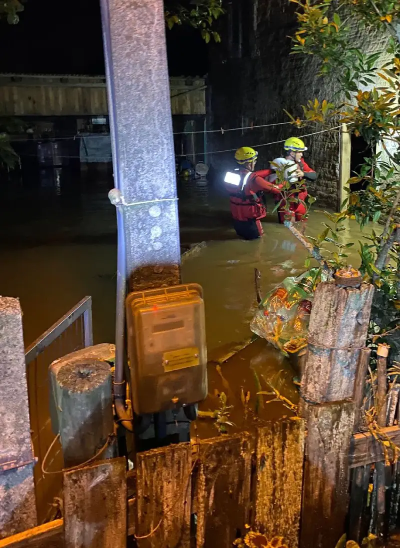 Cheia do Rio Tubarão afetou milhares de pessoas no sul do estado com o alagamento de residências