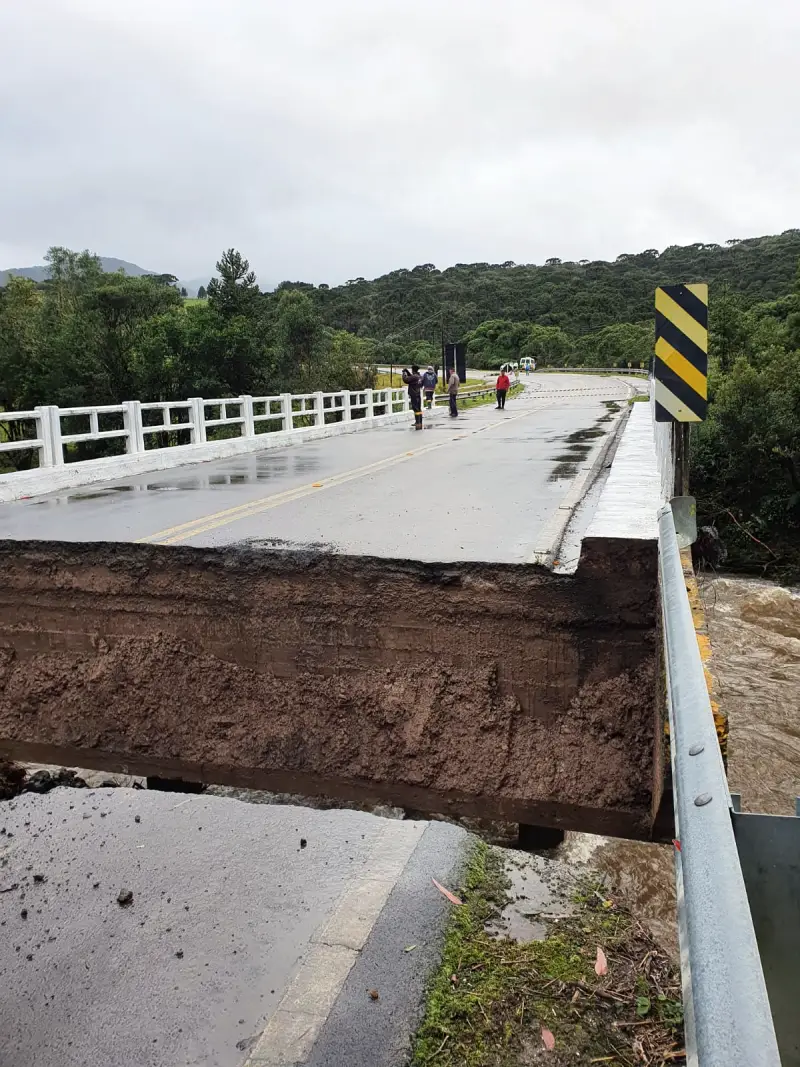 Cabeceira da ponte Rio do Bispo SC-370