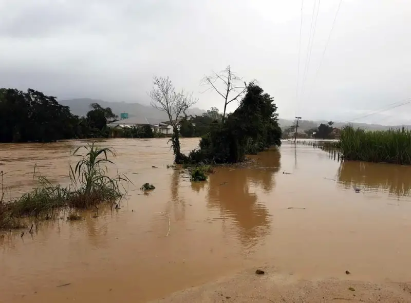 alagamento na sc-108 em anitápolis