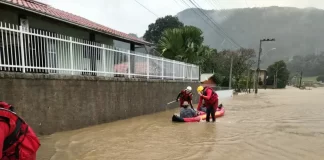 Corpo de Bombeiros Militar atende mais de 200 ocorrências relacionadas com a chuva em SC